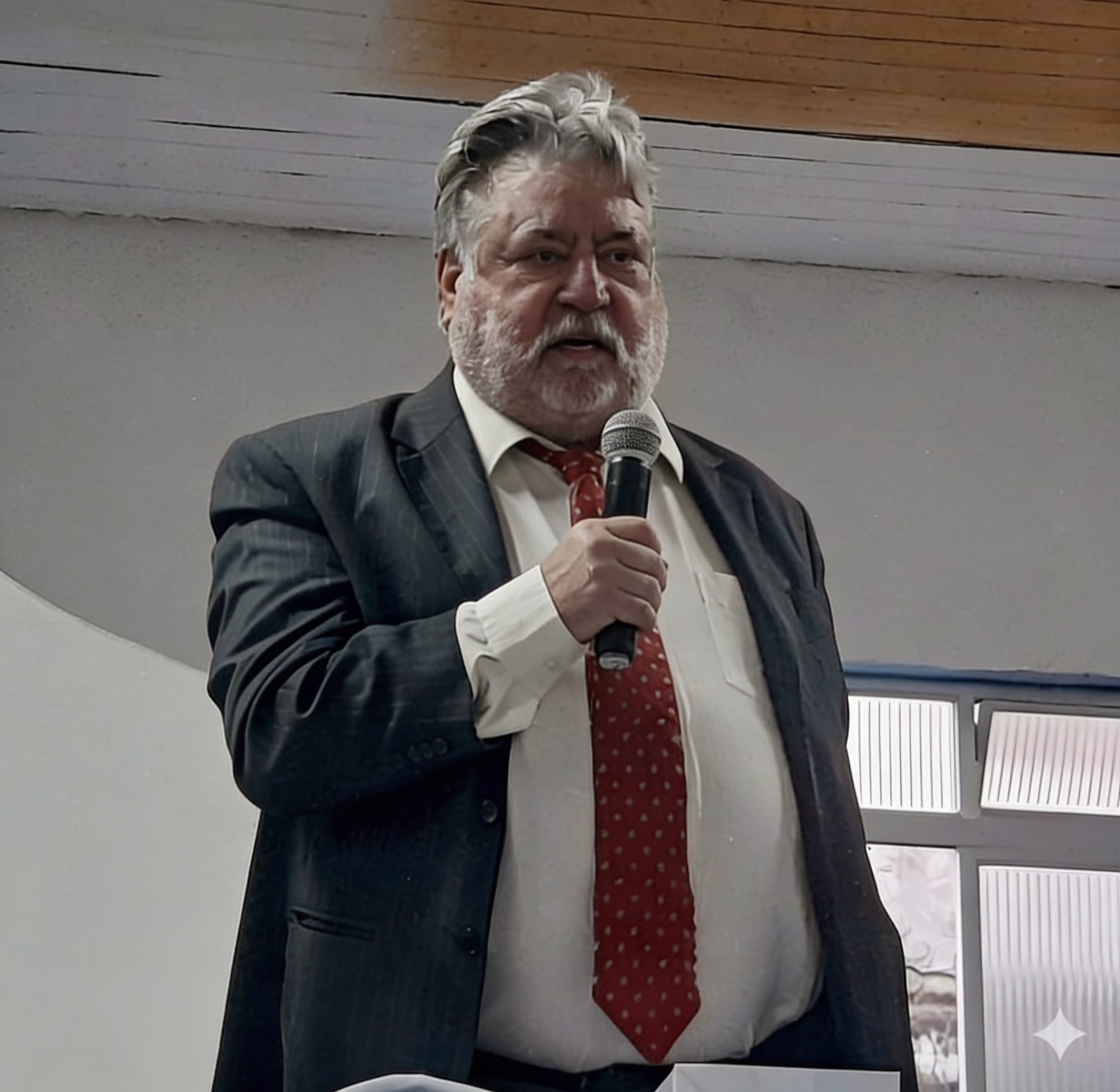 Luiz Gonzaga Faria recebendo homenagem da Aposintra