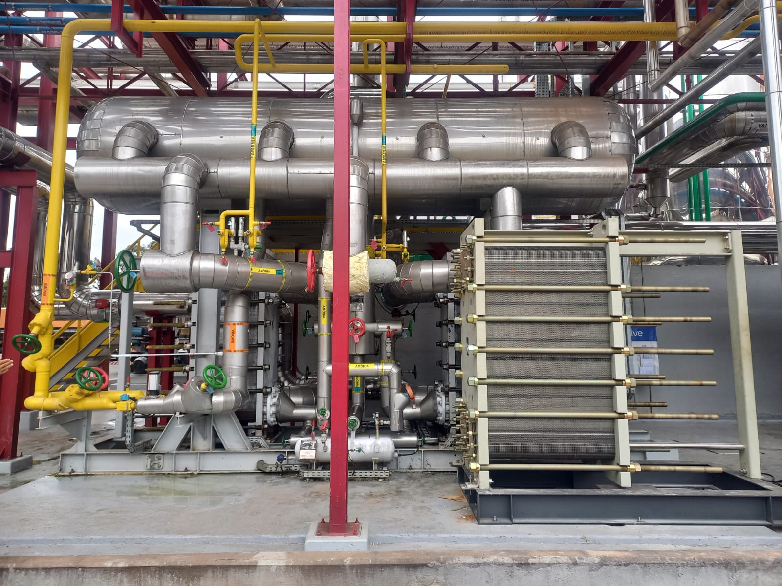 Montagem industrial com materiais para ambientes exigentes